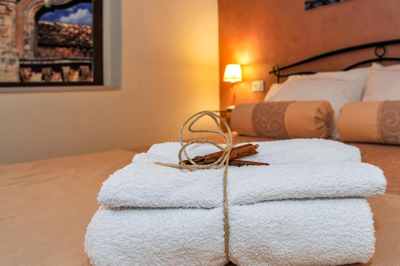 Casa Lele Bed & Breakfast โนโต ภายนอก รูปภาพ